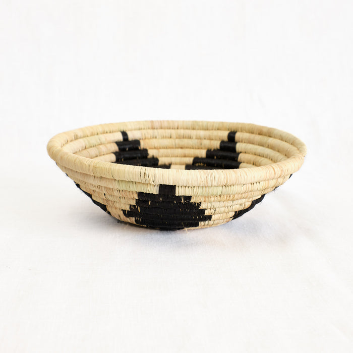 Indego Africa basket bowl in natural and black