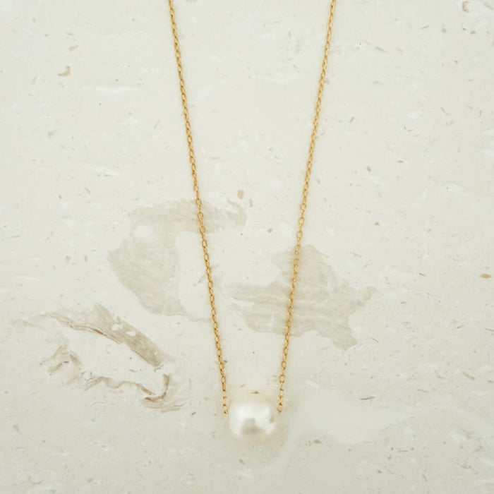 Solitaire Pearl Necklace