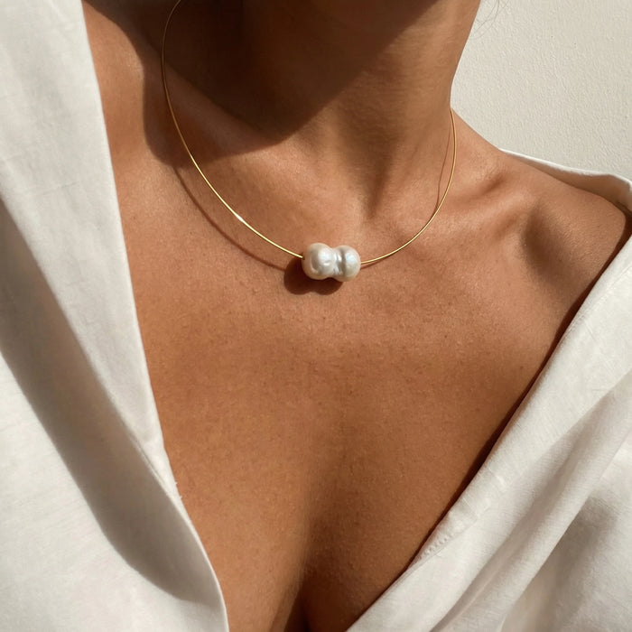 Minimalist Pearl Collar