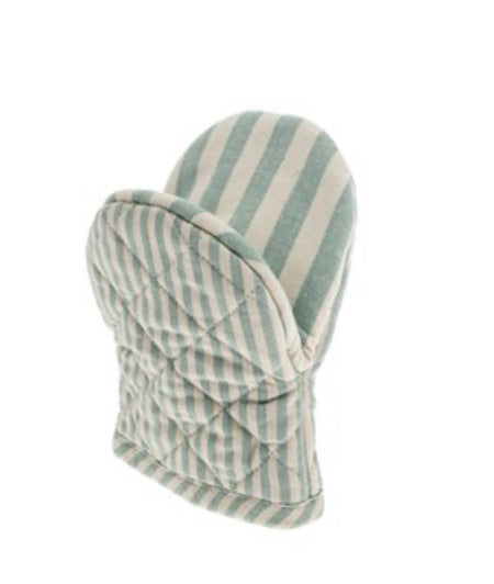Harbor stripe oven mitt in seafoam. White and seafoam green bengal stripe woven in recycled cotton. Quilted with heat resistant fill. Measures 8" l x 5.5" w.