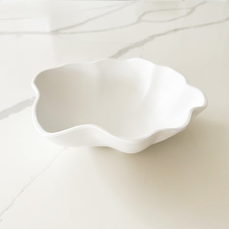 Medium organic melamine bowl. The look of finely crafted ceramics in shatter resistant melamine. Perfect for indoor/outdoor entertaining. 11.25" diameter